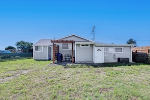Exterior - Updated Home 2 Mi to Beach in Crescent City! (Crescent City)