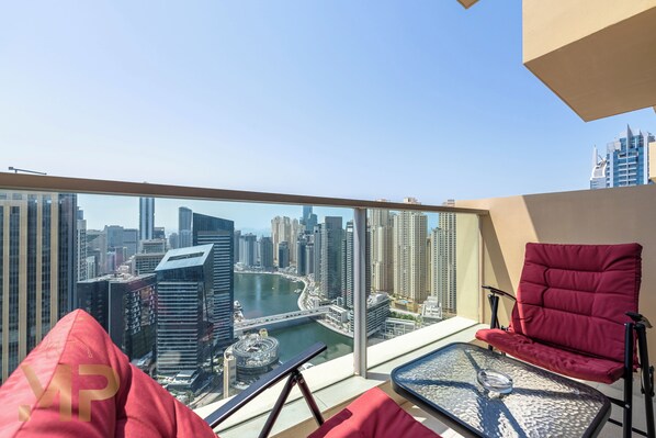 Comfort appartement, balkon, uitzicht op de stad | Balkon