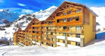 Superbe appart pour 6 personnes avec piscine sauna prĂšs des piste et commerces!