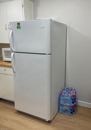 Interior - Cozy and clean 1-bedroom /1 bath  pet friendly in St. Petersburg (St. Petersburg)