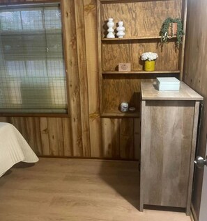 1 bedroom, iron/ironing board, WiFi, bed sheets - Cozy and clean 1-bedroom /1 bath  pet friendly in St. Petersburg (St. Petersburg)