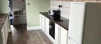 SPECIAL 5 Bedroom Whole House Brereton