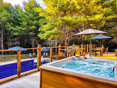 THANKSGIVING READY retreat! hot tub+fire pit+arcade,+pond+theater room+htd pool!