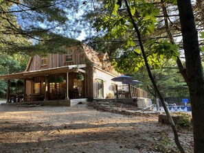 Exterior - NEW! Secluded retreat with private pool+chef's kitchen+hot tub+pond+theaterl! (Freetown)