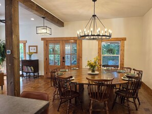 Dining - 🌊AMAZING Heated Pool |Private 16ac| Hot Tub |Stocked Pond |Game Room |Theater🎬 (Freetown)
