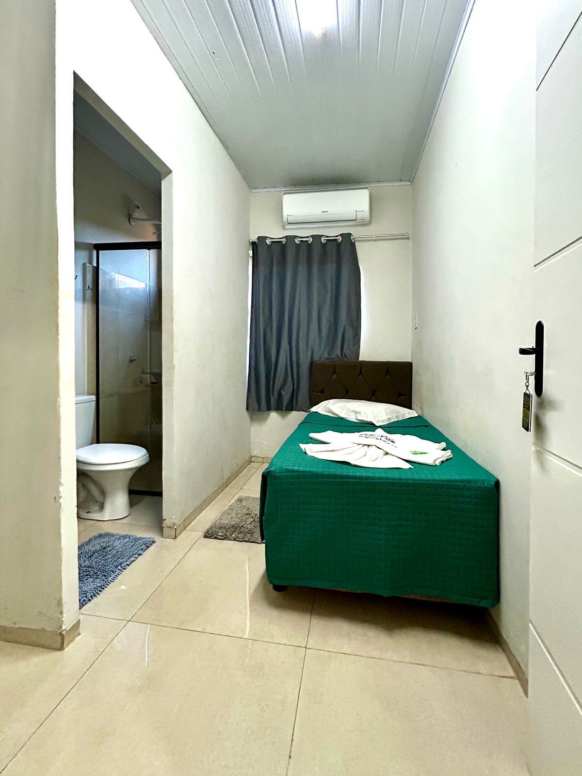 Quarto solteiro | Wi-Fi de cortesia