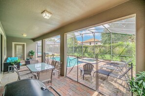 A heated pool - Headline (Davenport)