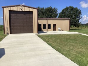 Exterior - Charming 1-bedroom cottage in Ridge/Judice community with central AC/Heating.  (Lafayette)