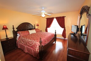 House, Multiple Beds, Pool Access, Pool View (1063 Royal ) | 4 bedrooms, individually decorated, individually furnished, bed sheets - 1063 Royal (Davenport)