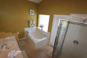 House, Multiple Beds, Pool Access, Pool View (2029 Morning) | Bathroom | Designer toiletries - 2029 Morning (Clermont)