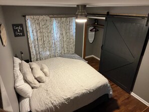 2 chambres, fer et planche à repasser, Wi-Fi, draps fournis