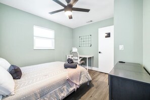 Nhà, nhiều giường, bếp, quang cảnh vườn (Whispering Oaks Getaway) | Quang cảnh từ phòng