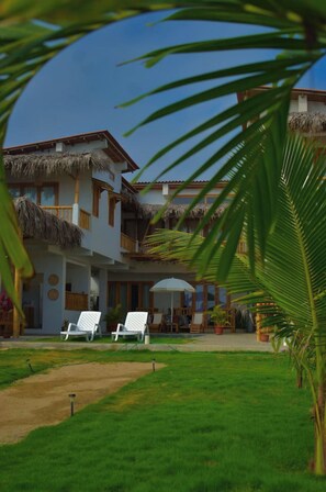 Terrace/patio - Beachfront Room in Villa Barona - Montañita - (Montanita)