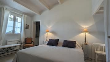 3 chambres, lit parapluie, Wi-Fi, draps fournis