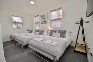 1 bedroom, iron/ironing board, WiFi, bed sheets - Swan Studio Four - Coventry (Coventry)