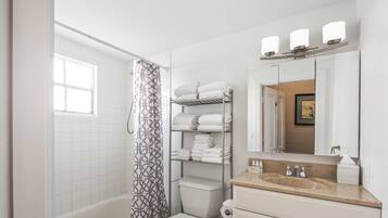 Apartment | Bathroom