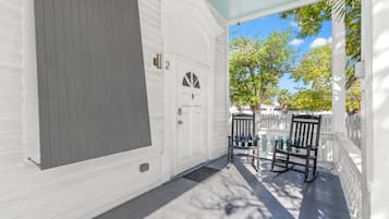 Apartment | Terrace/patio