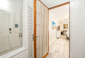 Apartment | 1 bedroom, Internet - The Bartlum Luxury Studio In Prime Location (Key West)