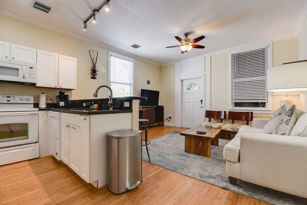 House | 3 bedrooms, Internet - The Mesa House by Brightwild Close to Duval (Key West)