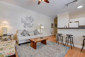 House | 3 bedrooms, Internet - The Mesa House by Brightwild Close to Duval (Key West)