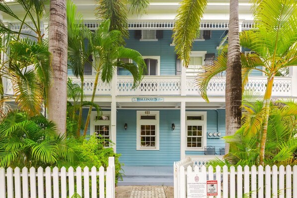 Apartment | 1 bedroom, Internet - Sky Loft by Brightwild Penthouse in Prime Spot (Key West)