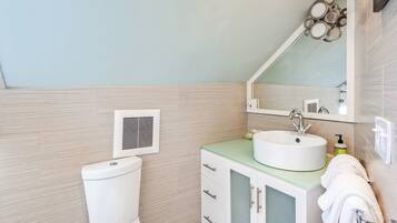 Apartment | Bathroom