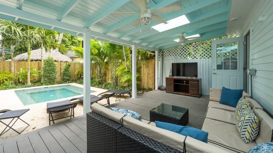 Southern Palms by Brightwild Pool Parking