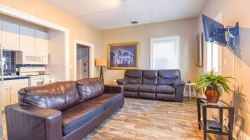 Apartment | 4 bedrooms, Internet