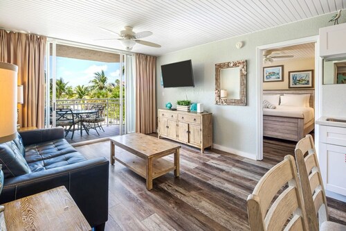 St Martin Suite Beautifully Updated Pool View