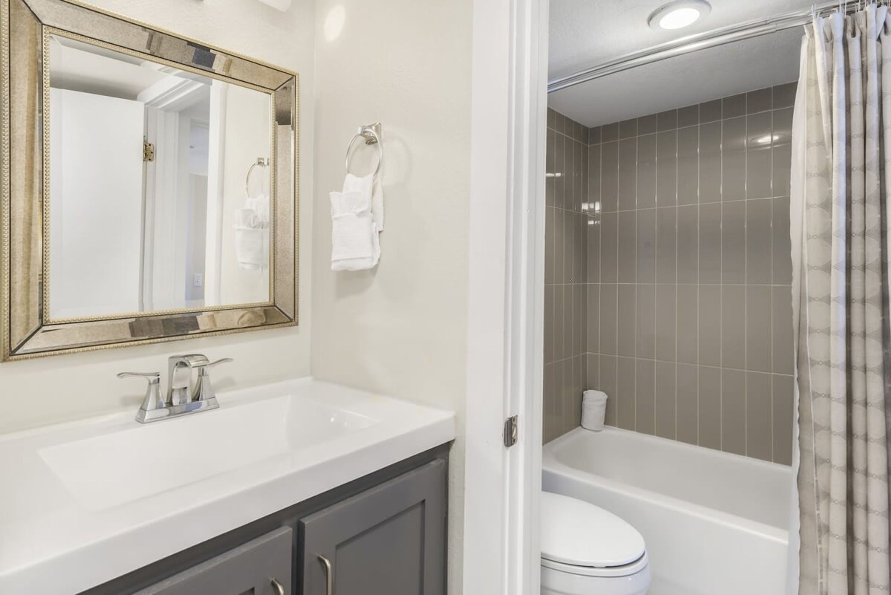 House | Bathroom