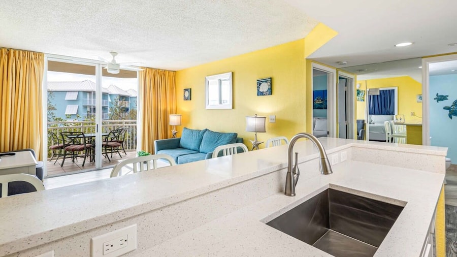 Tortuga Suite Sparkling Pool Hot Tub