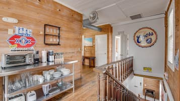 Apartment | 8 bedrooms, Internet