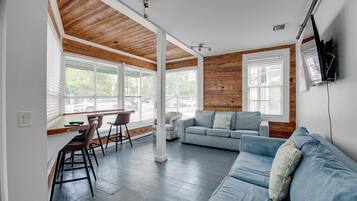 Apartment | 8 bedrooms, Internet