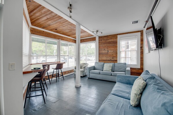 8 habitaciones y acceso a internet