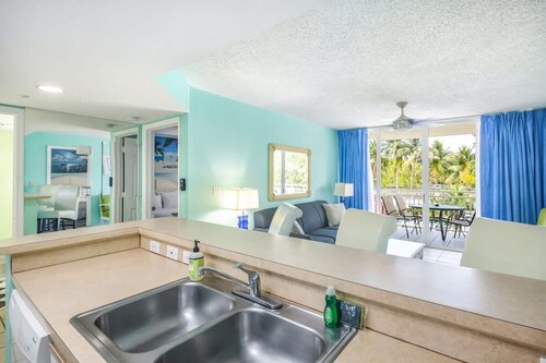 The Trinidad by Brightwild Pool View Parking