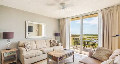 The Grand Turk by Brightwild Sunset View Pool