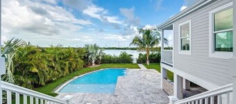 Seagate House by Brightwild Waterfront w Dock