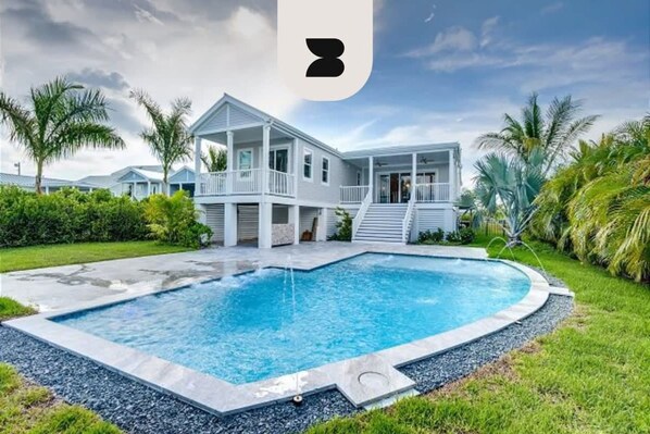 House | 4 bedrooms, Internet - Seagate House by Brightwild Waterfront w Dock (Key West)