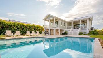 House | 5 bedrooms, Internet