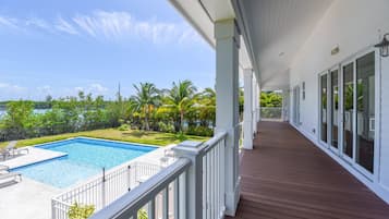 House | 5 bedrooms, Internet