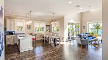 House | 5 bedrooms, Internet