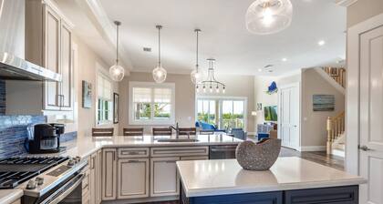 Suncoast House by Brightwild Pool Boat Dock