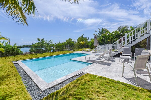 منزل - للمدخنين | 4 عدّة غرف نوم وخدمة الإنترنت