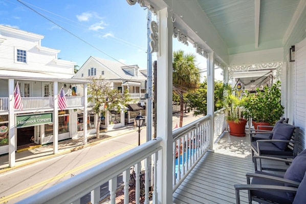 4 habitaciones y acceso a internet