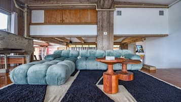 Apartment | 2 bedrooms, desk, Internet