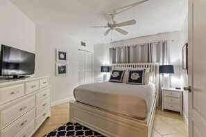 1 bedroom, Internet - Ocean View Suite w Pool Hot Tub Beach Access (Daytona Beach Shores)