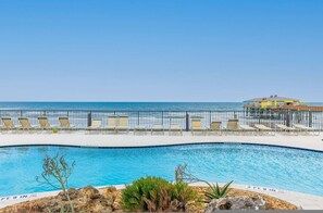 Exterior - Ocean View Suite w Pool Hot Tub Beach Access (Daytona Beach Shores)