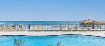 Top Floor Oceanfront Condo w Pool Beach Access