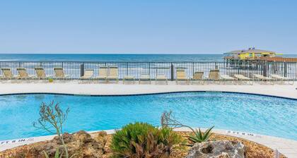 Ocean Front Condo w Amazing Views Pool Hot Tub