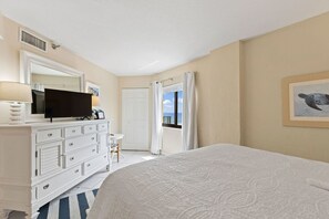 Apartment | 2 bedrooms, Internet - Ocean Views Pool Hot Tub Seahorse Suite 907 (Daytona Beach Shores)